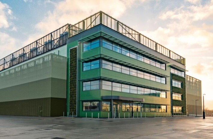 London 1 Data Center building